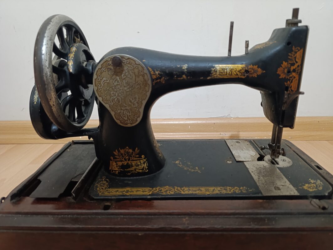 Singer Antika Dikiş Makinesi