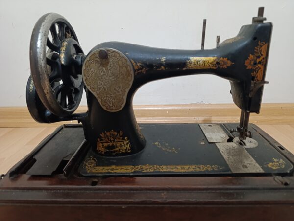 Singer Antika Dikiş Makinesi