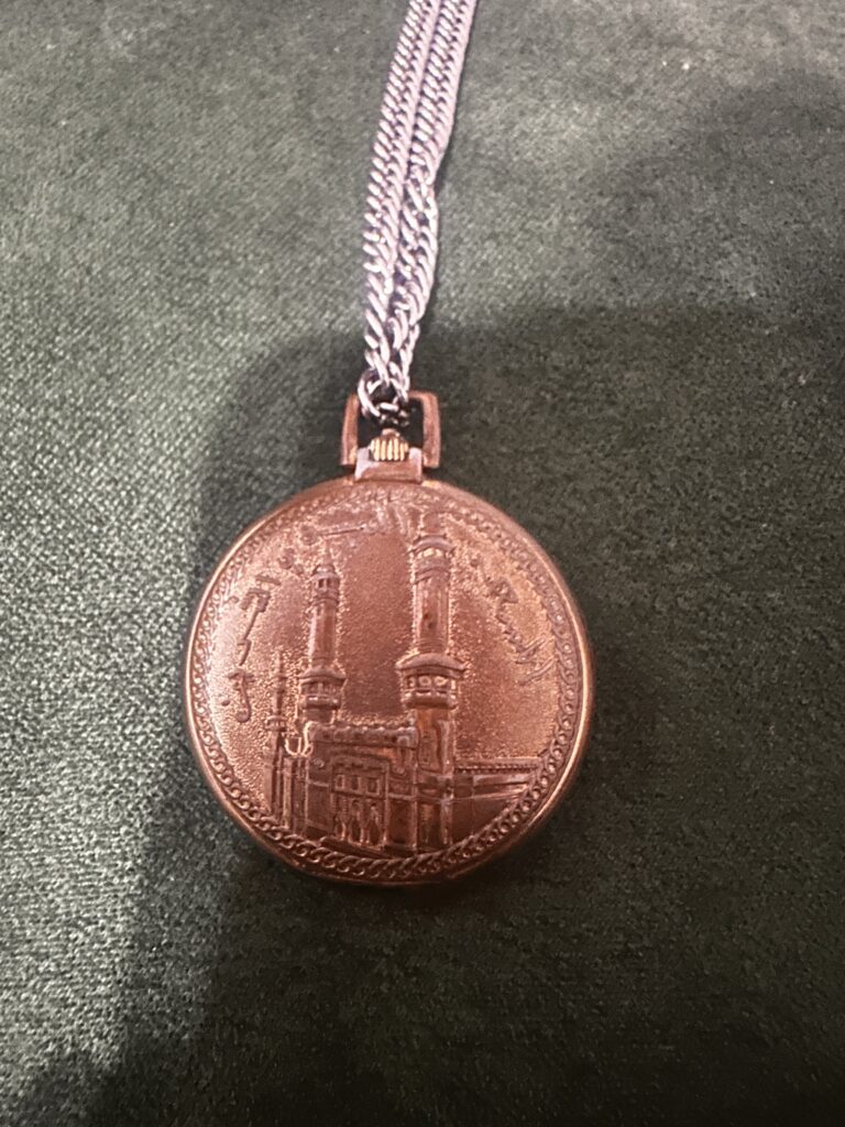 İngilterede üretilmiş Kabe arma özel işlemeli antika saat